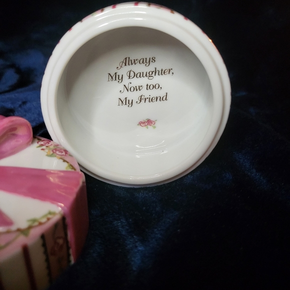 Ardleigh Elliott Music Box Heirloom Edition Mother & Daughter - Picture 2 of 7